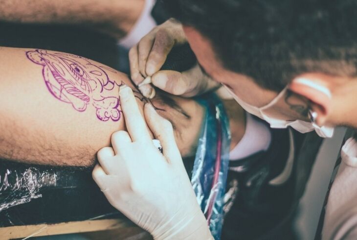 Como escolher um estúdio de tatuagem em SP após as novas regras da Anvisa