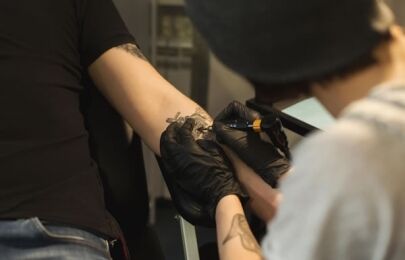 Tatuagem pequena em São Paulo: guia completo para escolher e cuidar