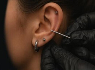aplicacao-de-piercing.jpg