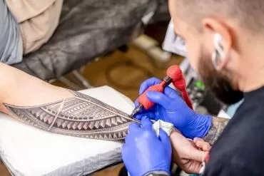 Tatuagem Blackwork em São Paulo: guia completo para Campo Belo, Conceição e Itaim Bibi